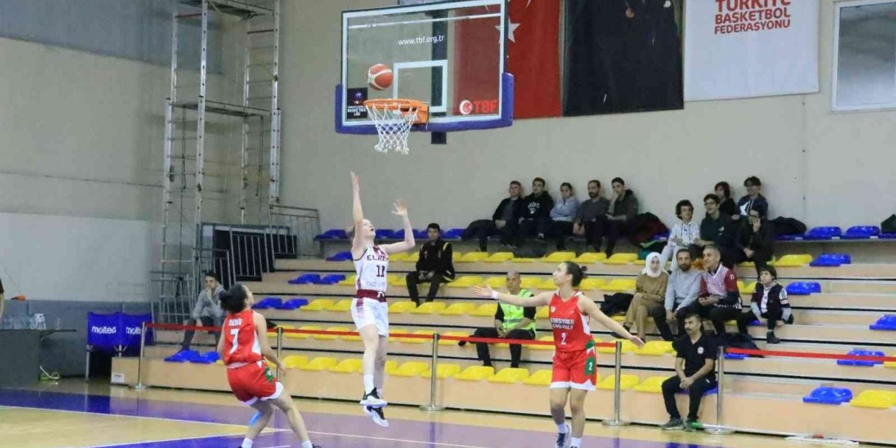 Elazığ takımları potada güldü