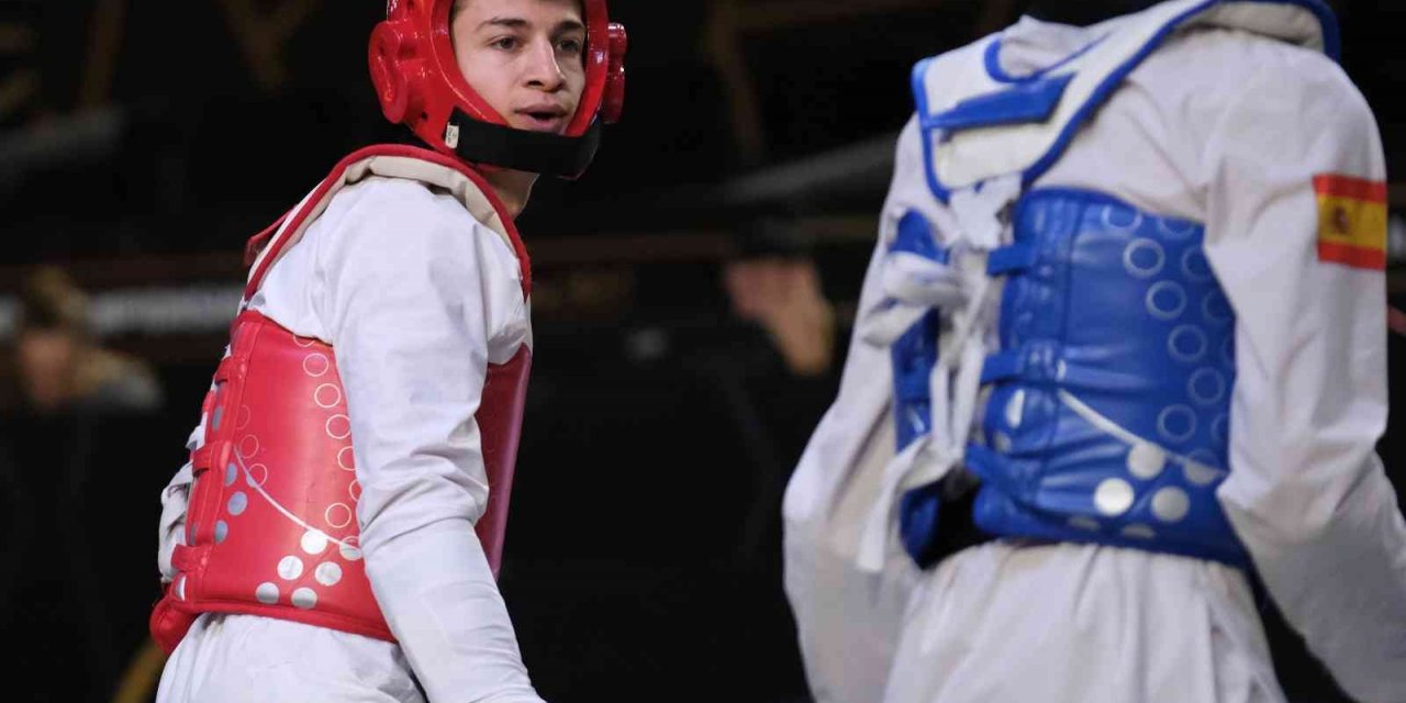 Dünya Taekwondo Şampiyonası’nda 2 milli sporcu madalya mücadelesi verecek