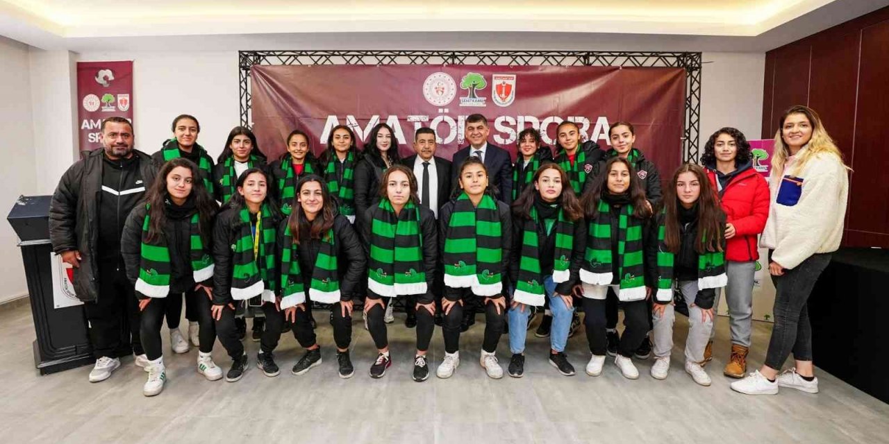 Şehitkamil’de 76 spor kulübüne destek