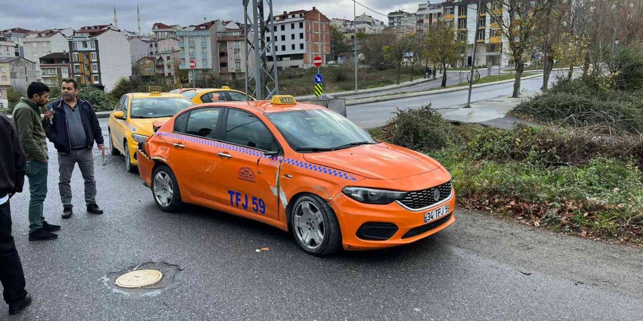 Yol verme yüzünden tartıştılar, ticari taksi şoförünü takip edip dehşeti yaşattılar