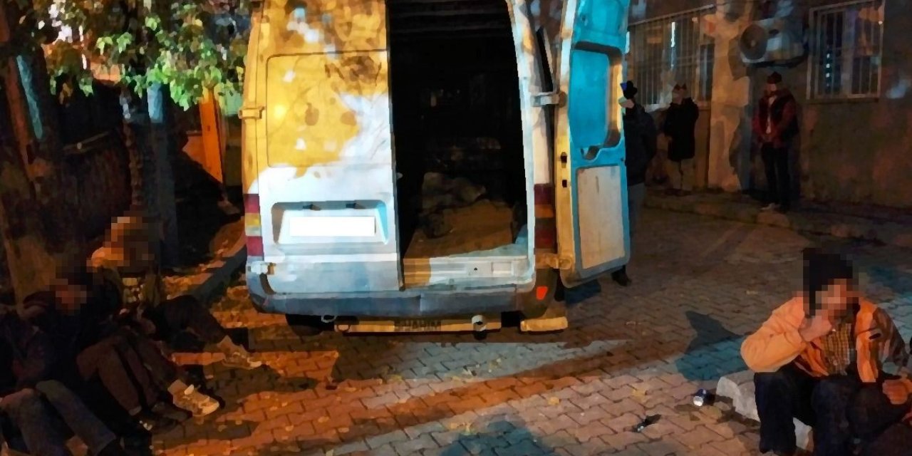 Hizan’da 23 düzensiz göçmen yakalandı