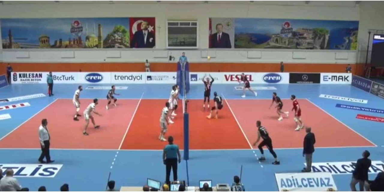 Efeler Ligi: TÜRŞAD: 3 - Spor Toto: 2