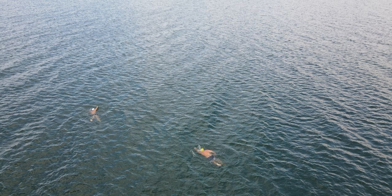 Kasım ayının ortasında gölde yüzdüler