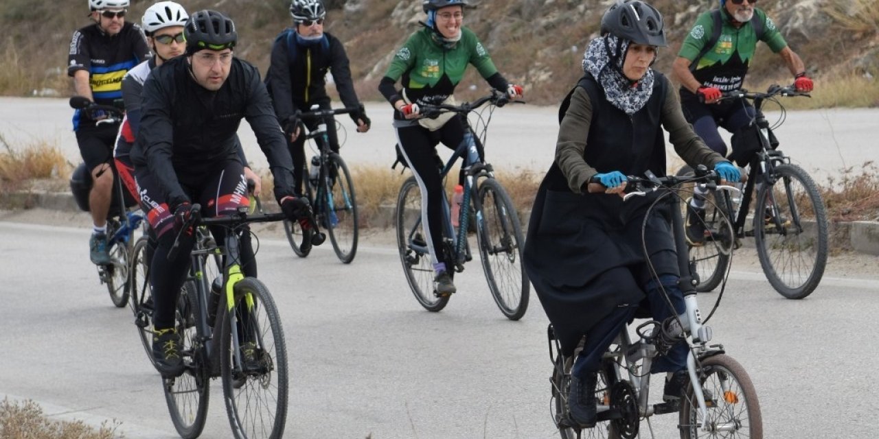 Tarih öncesine pedalladılar