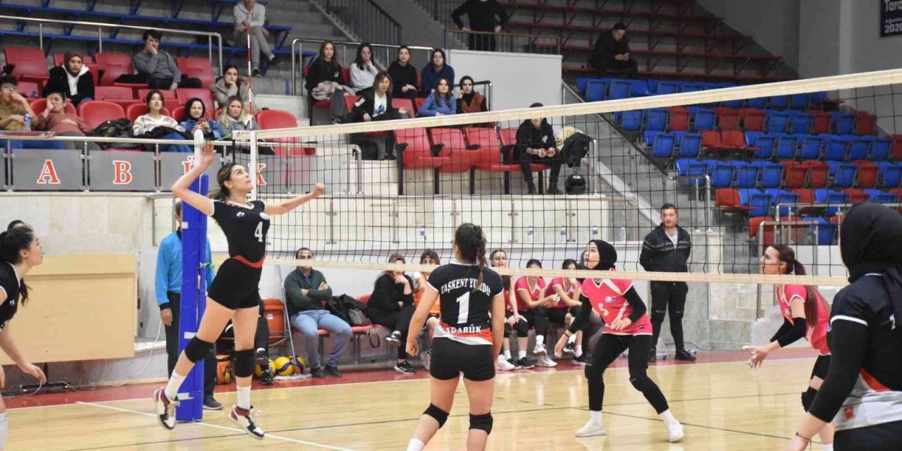 Voleybol Turnuvasının şampiyonu Asiye Hatun KYK oldu