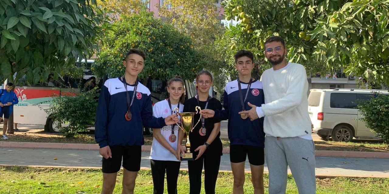 Genç Atletler Kros Şampiyonası’nda Türkiye 3.’sü oldu