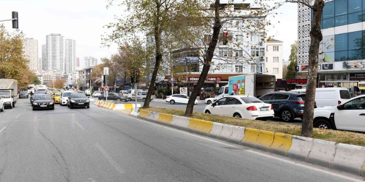 Esenyurt’ta kavşak çalışmalarıyla trafik yoğunluğu en aza indiriliyor