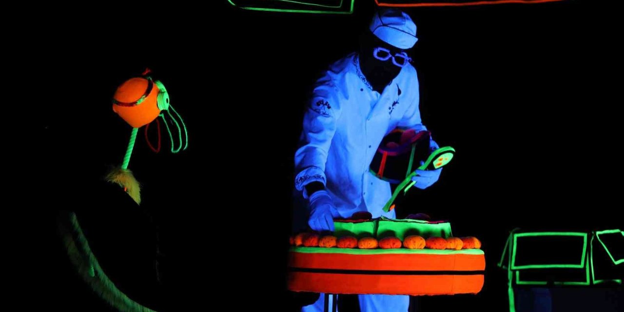 Başkentte düzenlenen ‘Çocuk Tiyatro Festivali’ni’ 6 bin çocuk izledi