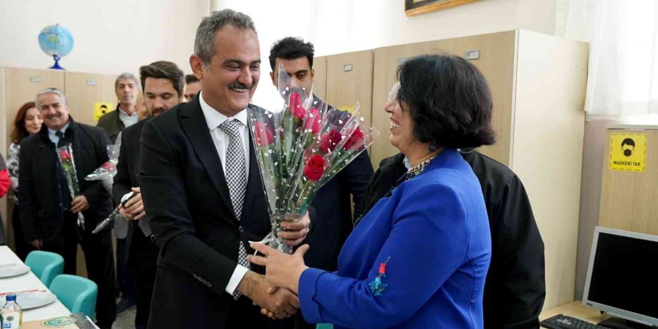 Öğretmenler, öğretmenevi restoran ve kafelerinden yüzde 30 indirimli yararlanacak