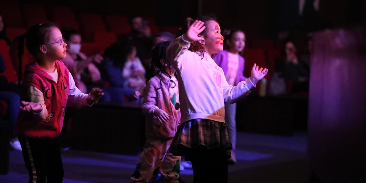 Merkezefendide çocuklar ara tatilde doyasıya eğlendi