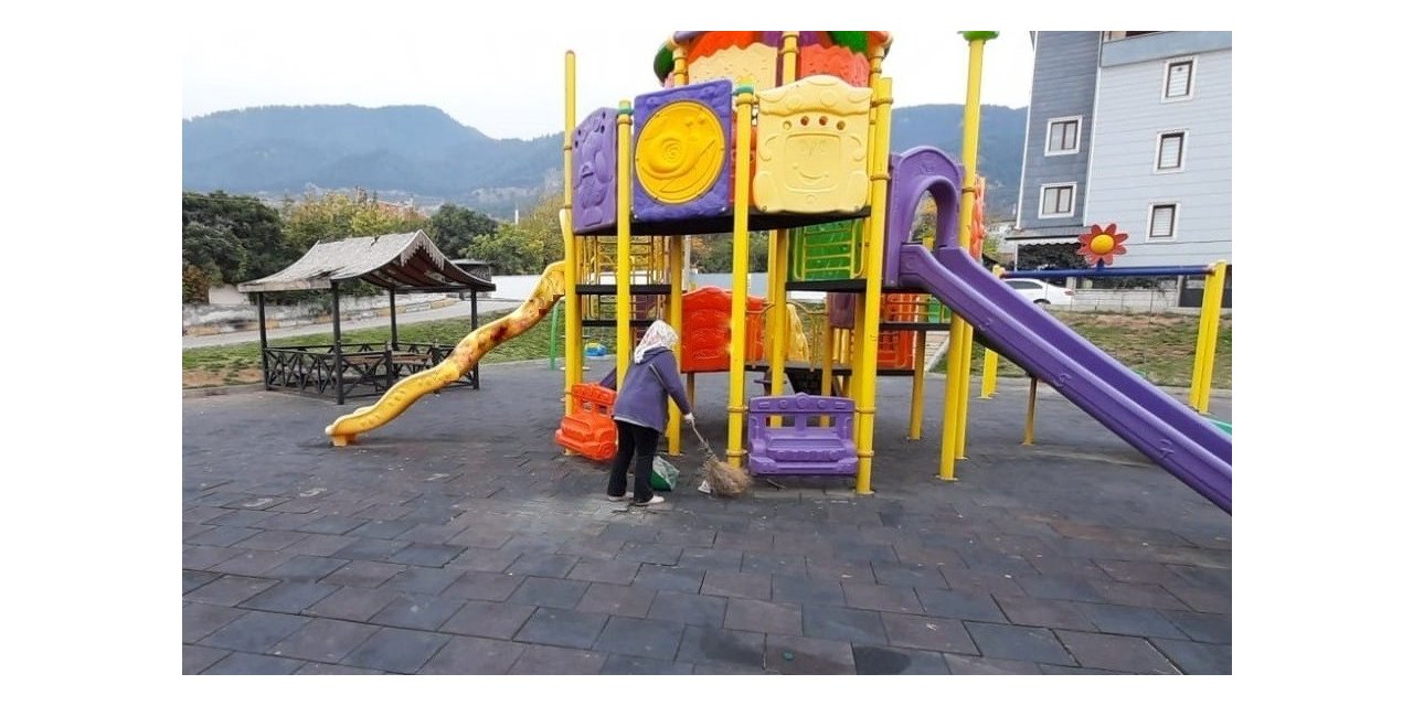 Honaz’da park ve bahçelerin bakım çalışmaları hız kazandı