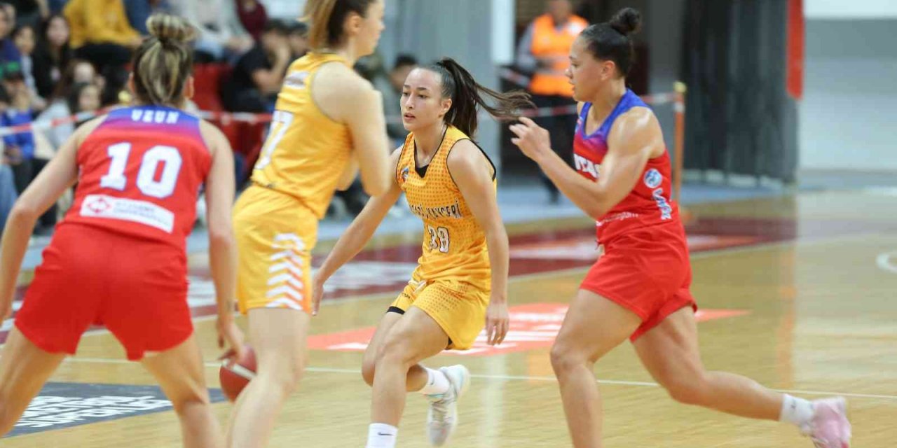 Başkan Palancıoğlu, Basket Takımını Tebrik Etti