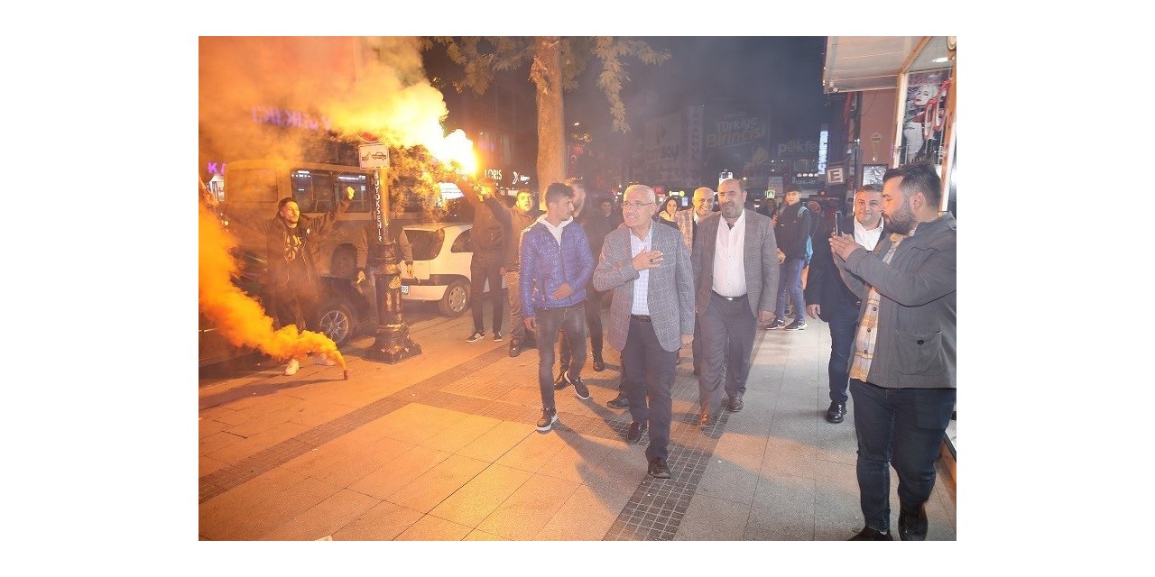 Taraftarlardan Başkan Güder’e coşkulu karşılama