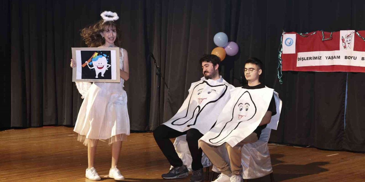 DEÜ, miniklere diş sağlığını oyun ile anlattı