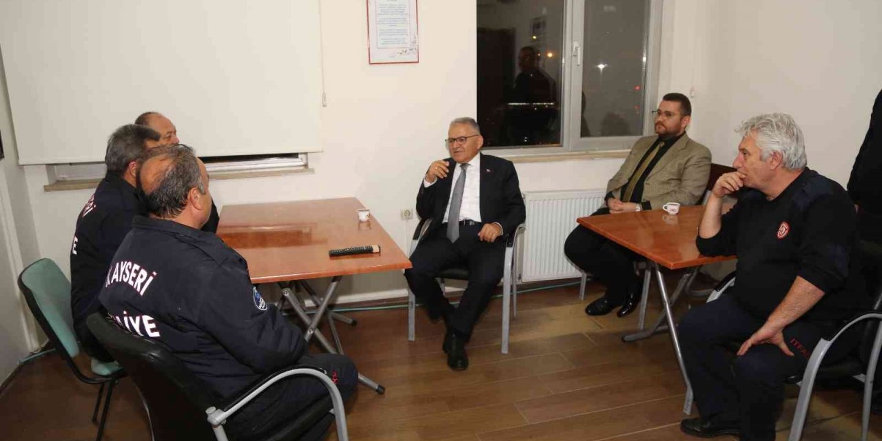 Başkan Büyükkılıç, kahraman itfaiyecilerle buluştu