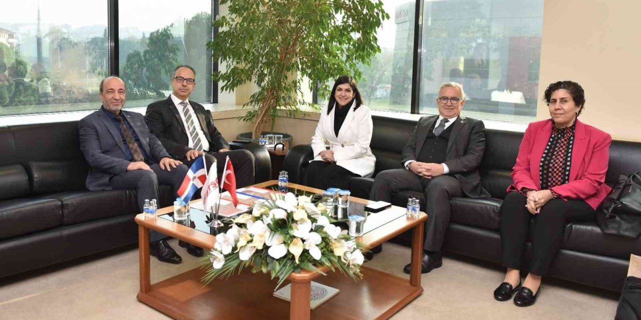 Türk işadamlarına Dominik’e yatırım çağrısı