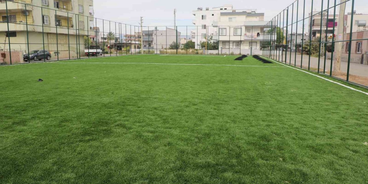 Karaduvar Futbol Sahası’nda sona yaklaşıldı