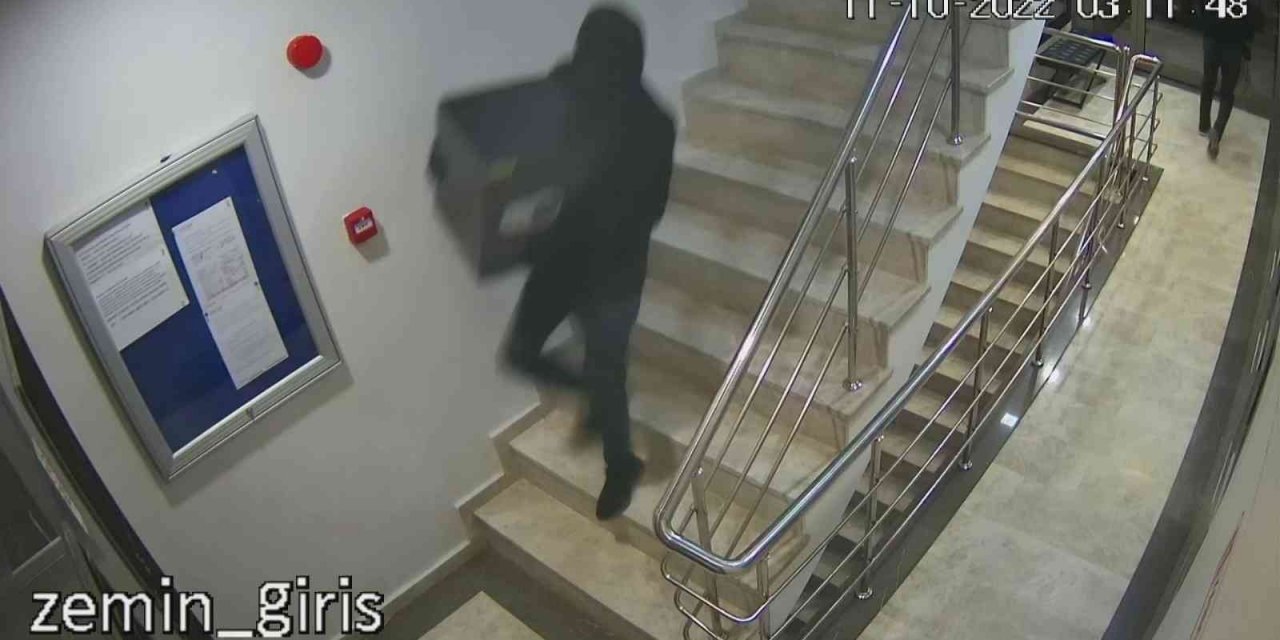 Kadıköy’de ünlü modacıya 4 milyonluk hırsızlık şoku