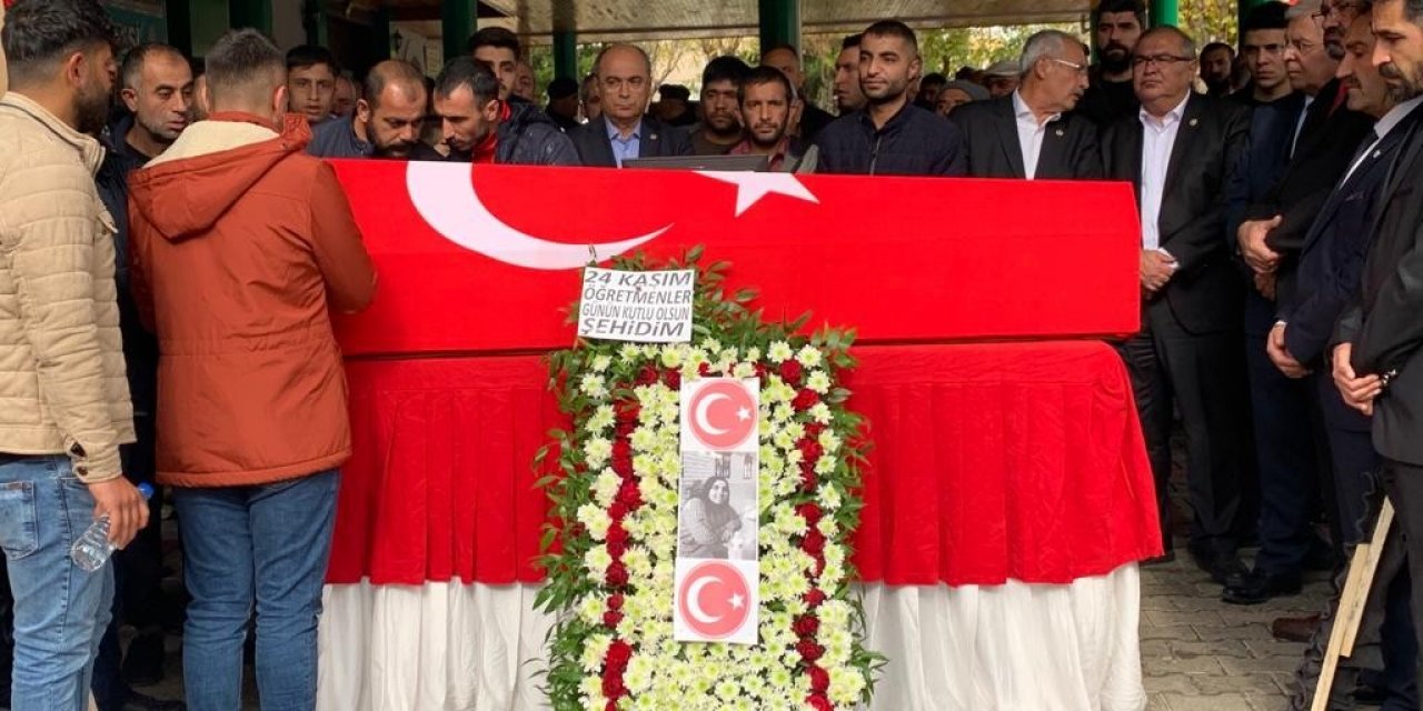 Şehit Öğretmen Ayşenur Alkan son yolculuğuna uğurlandı