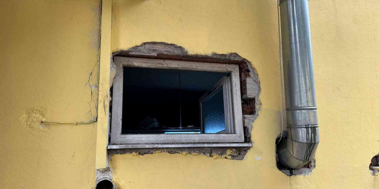 Kedi girdi sandılar, hırsız olduğunu anlayınca neye uğradığını şaşırdılar