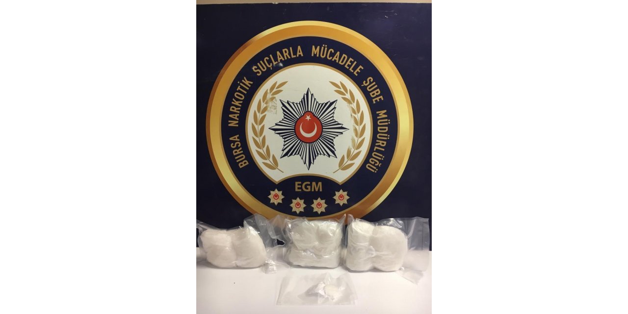 Bursa’da bir otomobilde 3 kilo metanetinin ele geçirildi