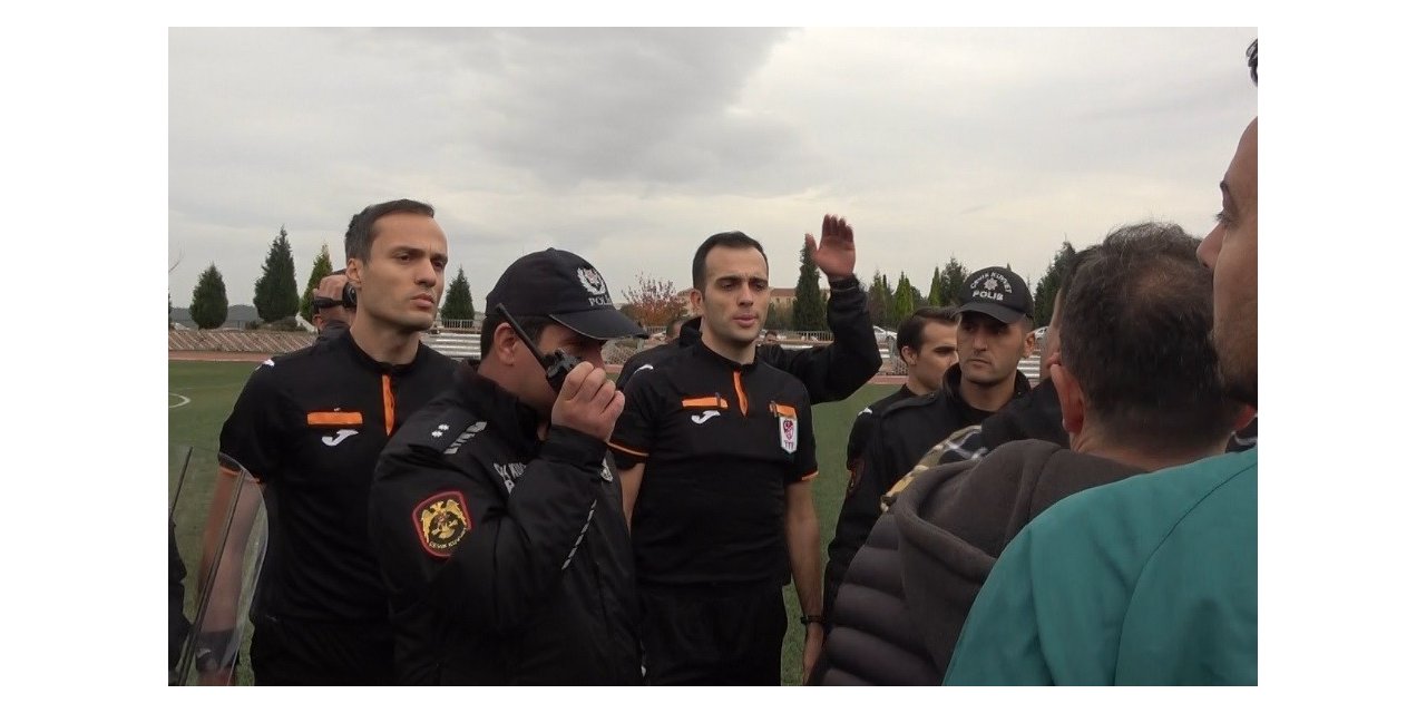 Bilecik 1969 Spor Kulübü’nden hakemlere tepsi