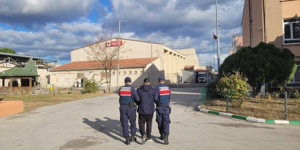 Bursa’da 29 ayrı suçtan aranan şahıs, jandarma ekipleri tarafından yakalandı