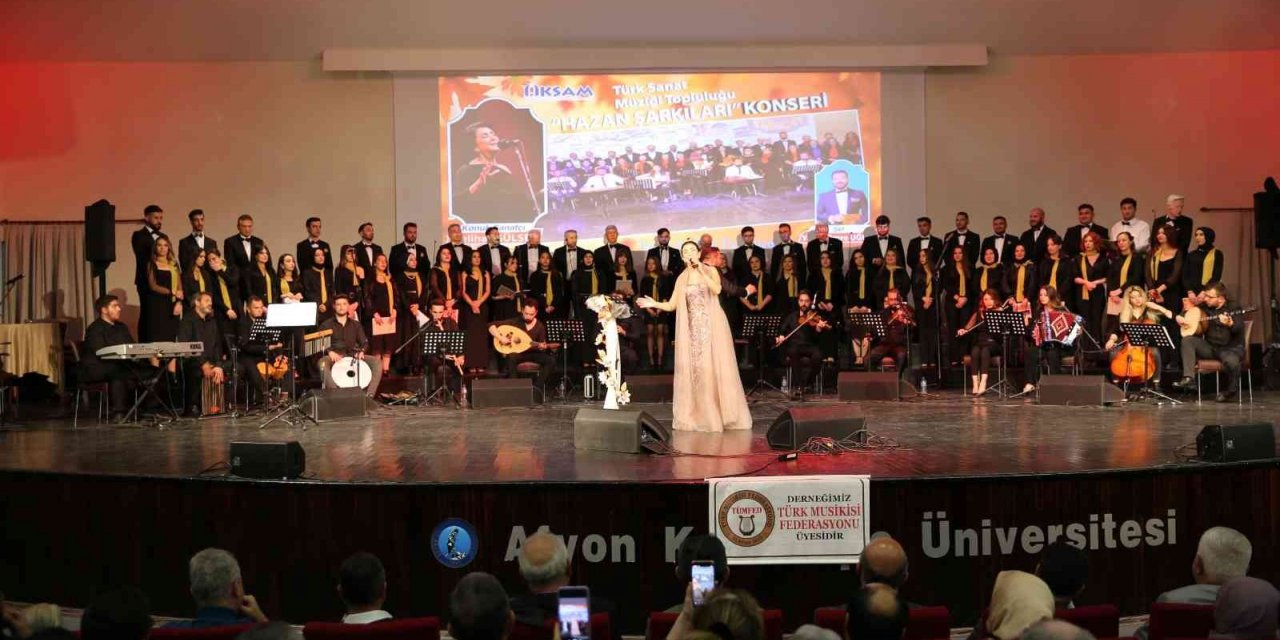 Afyonkarahisar’da kulakların pası hazan şarkılarıyla silindi