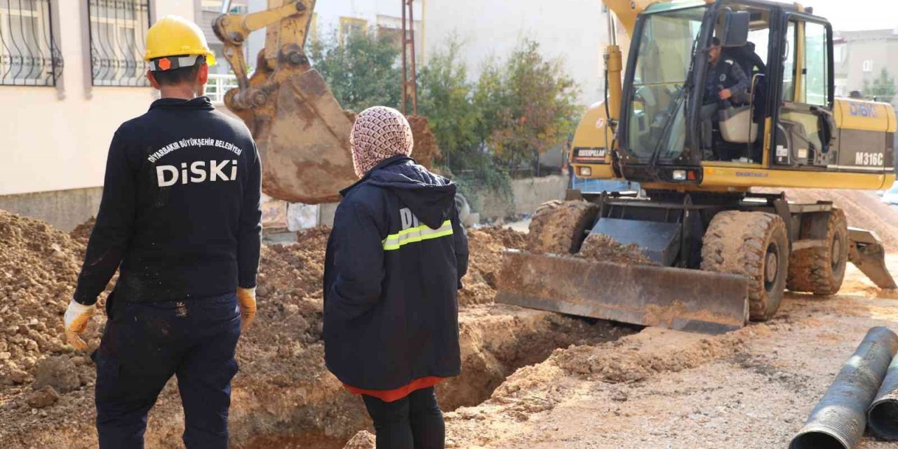 Çermik’te yeni yerleşim yerlerine altyapı hattı döşeniyor