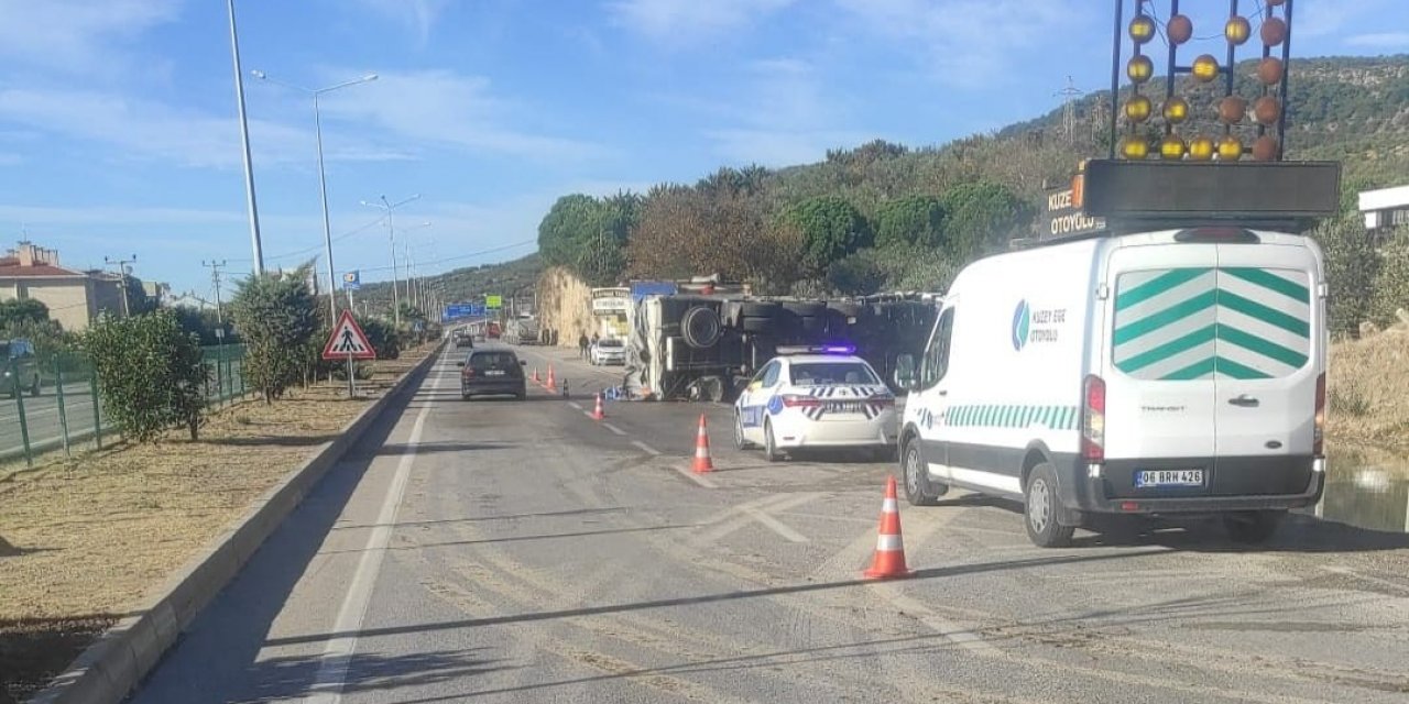 Çanakkale’de tır kamyona çarptı: 2 yaralı