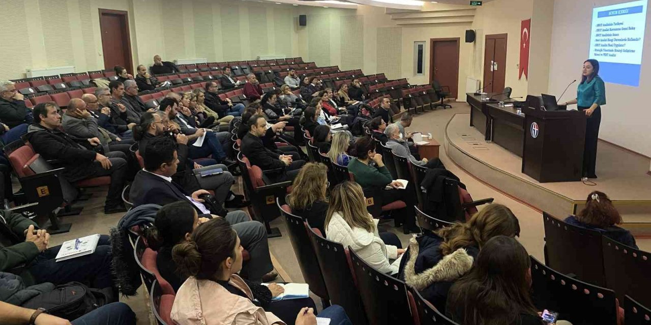 GAÜN personeline Swot-Pest eğitimi