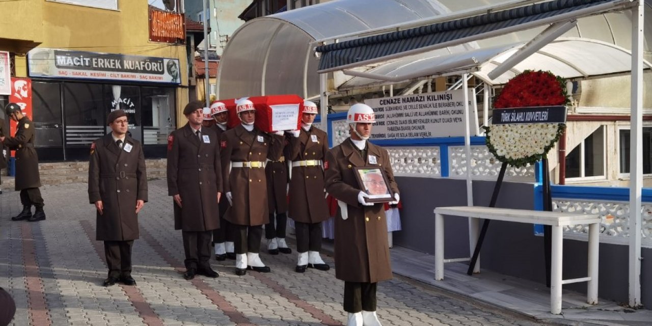 Vefat eden emekli Albay toprağa verildi