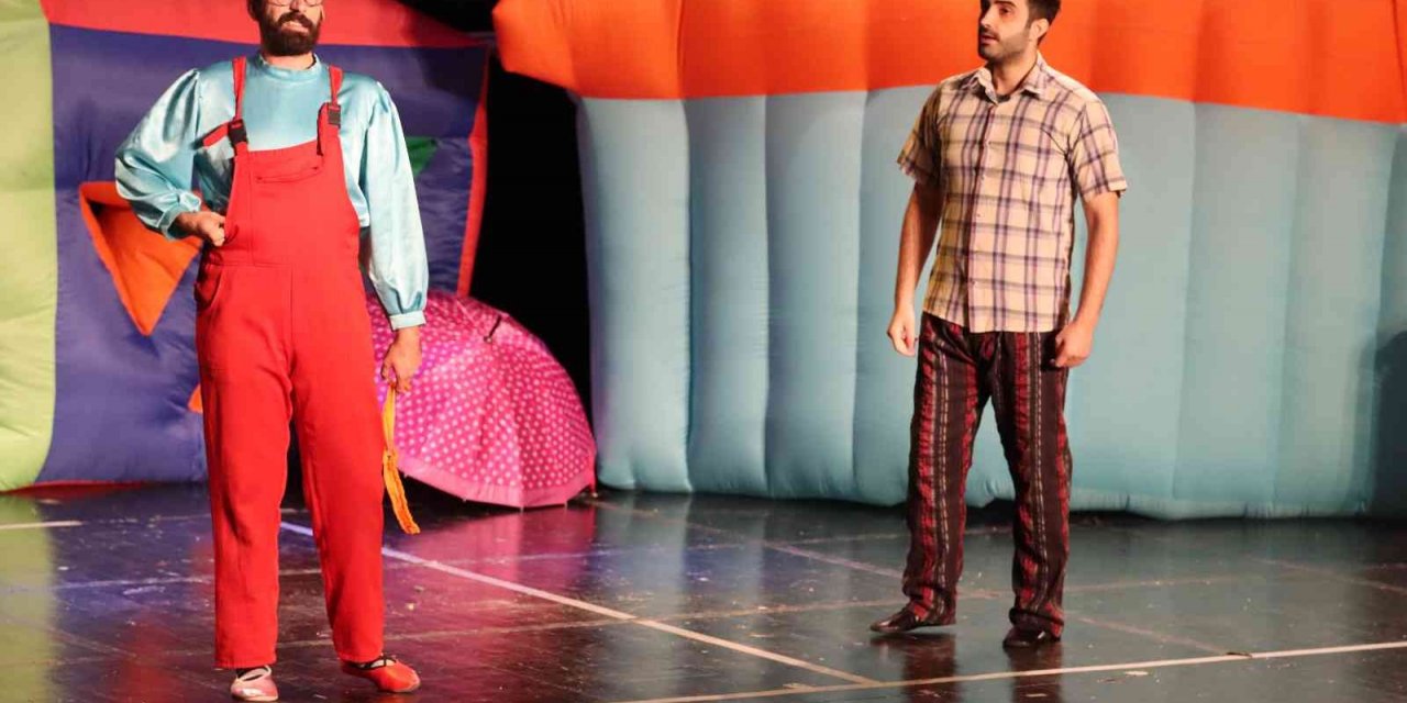 Maltepe’de ara tatilde 3 bin çocuk tiyatroyla buluştu