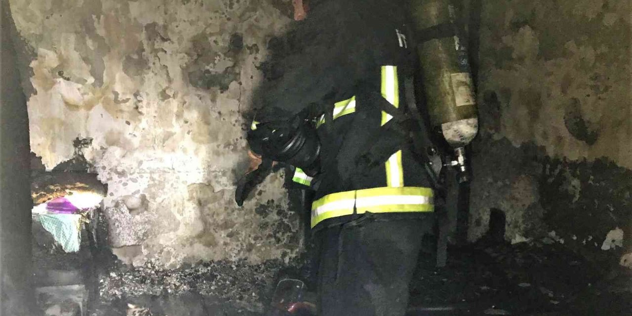 Dumanların arasında kalan yaşlı adam hayatını kaybetti