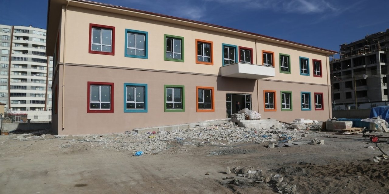 Yıldırım Beyazıt Mahallesi’nde ilkokul ve anaokulu hızla tamamlanıyor