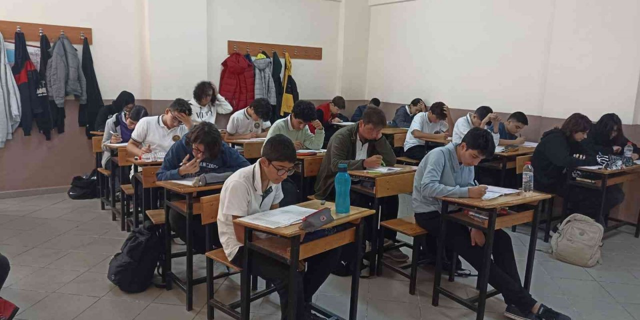 Alanya’daki ALBAP Sınavı’nda 50 bin öğrenci ter döktü