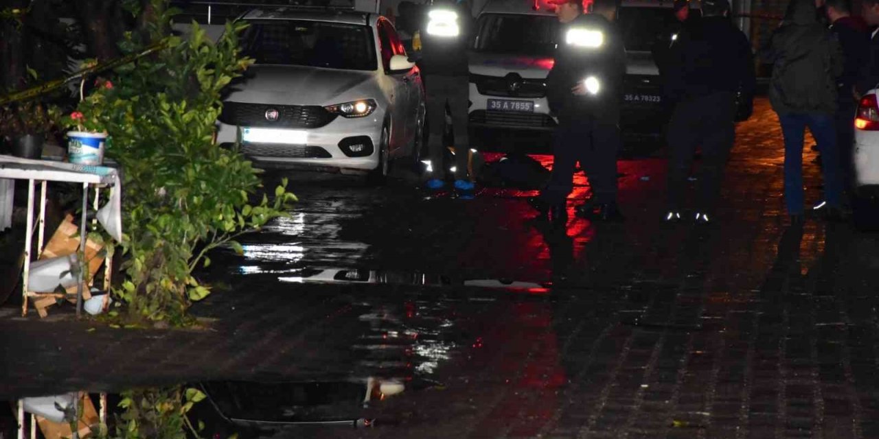 İzmir’de sokak ortasında çifte cinayet