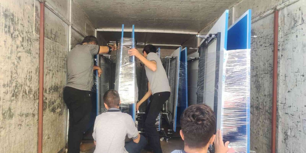 Mimar Sinan Meslek ve Teknik Anadolu Lisesi fabrika gibi çalışıyor