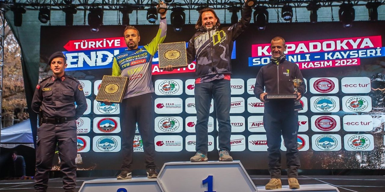 Bilecikli motosiklet tutkunu, Türkiye Enduro ve ATV Şampiyonası’nda Türkiye Şampiyonu oldu