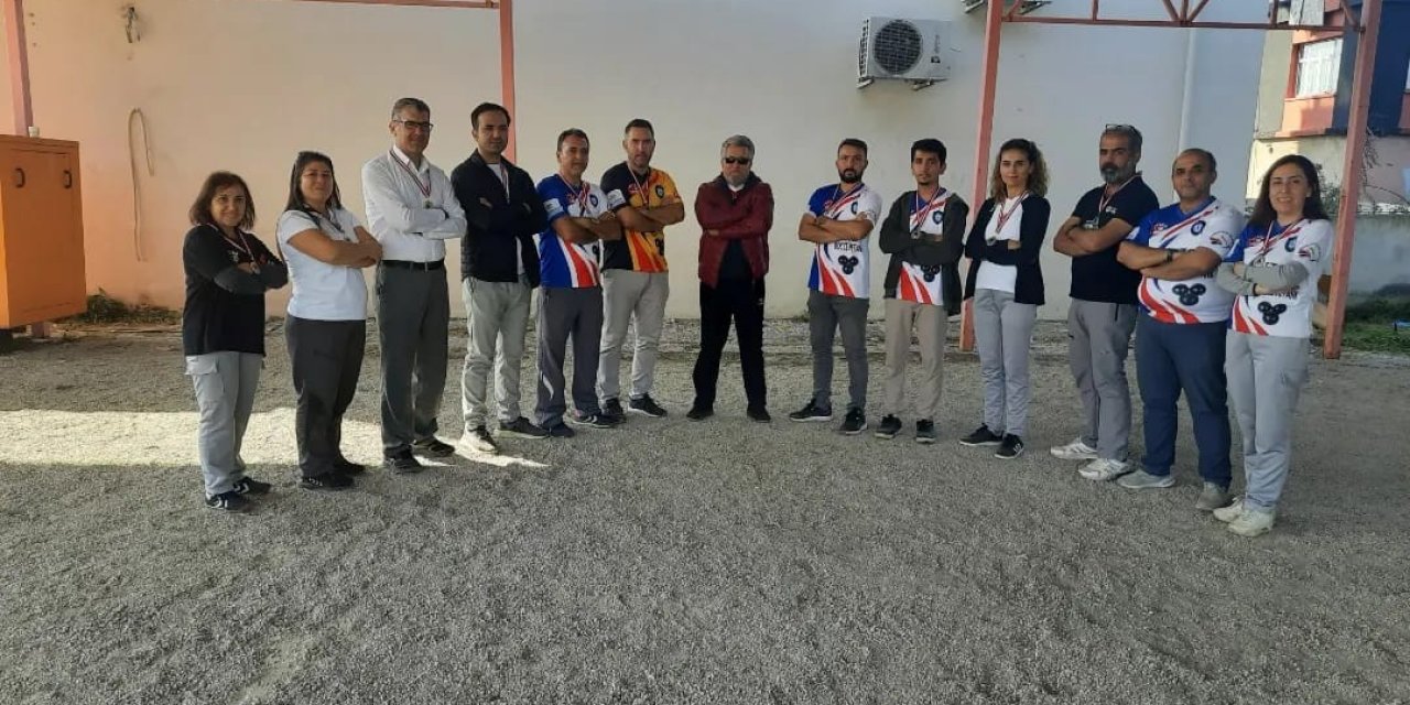 Dörtyol’da öğretmenlerden Bocce Turnuvası