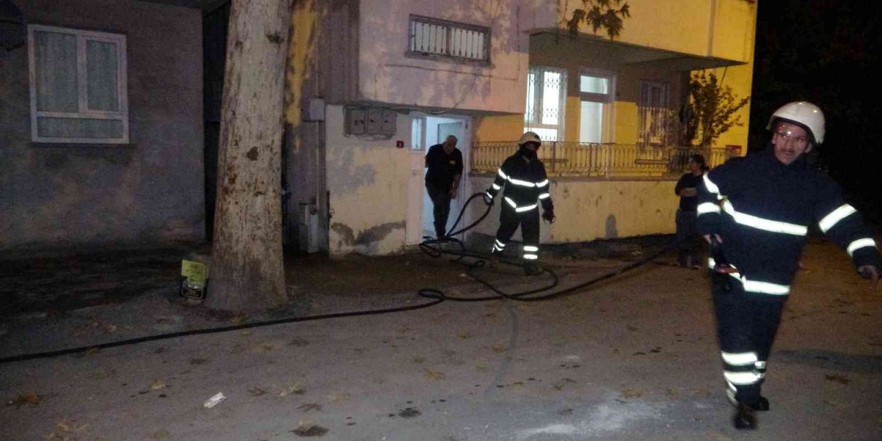 Söndürülmeyen köz yangına neden oldu