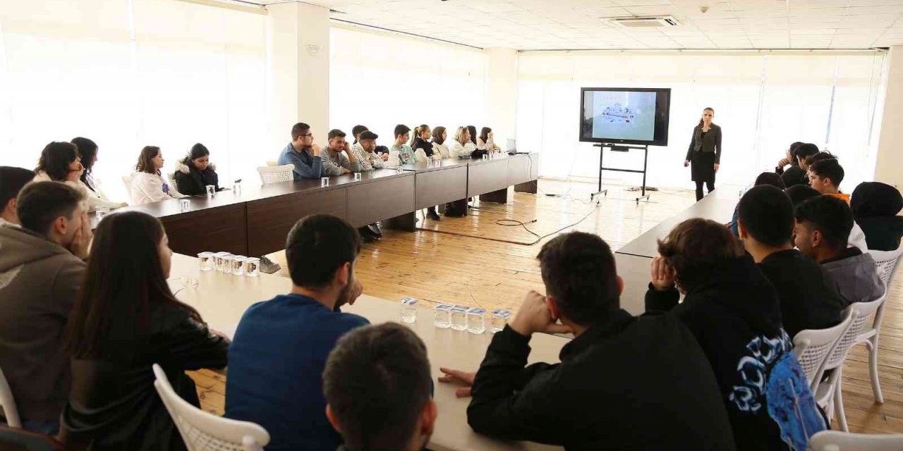 Keçiören’de gençlere ’tütün bağımlılığı’ eğitimi verildi