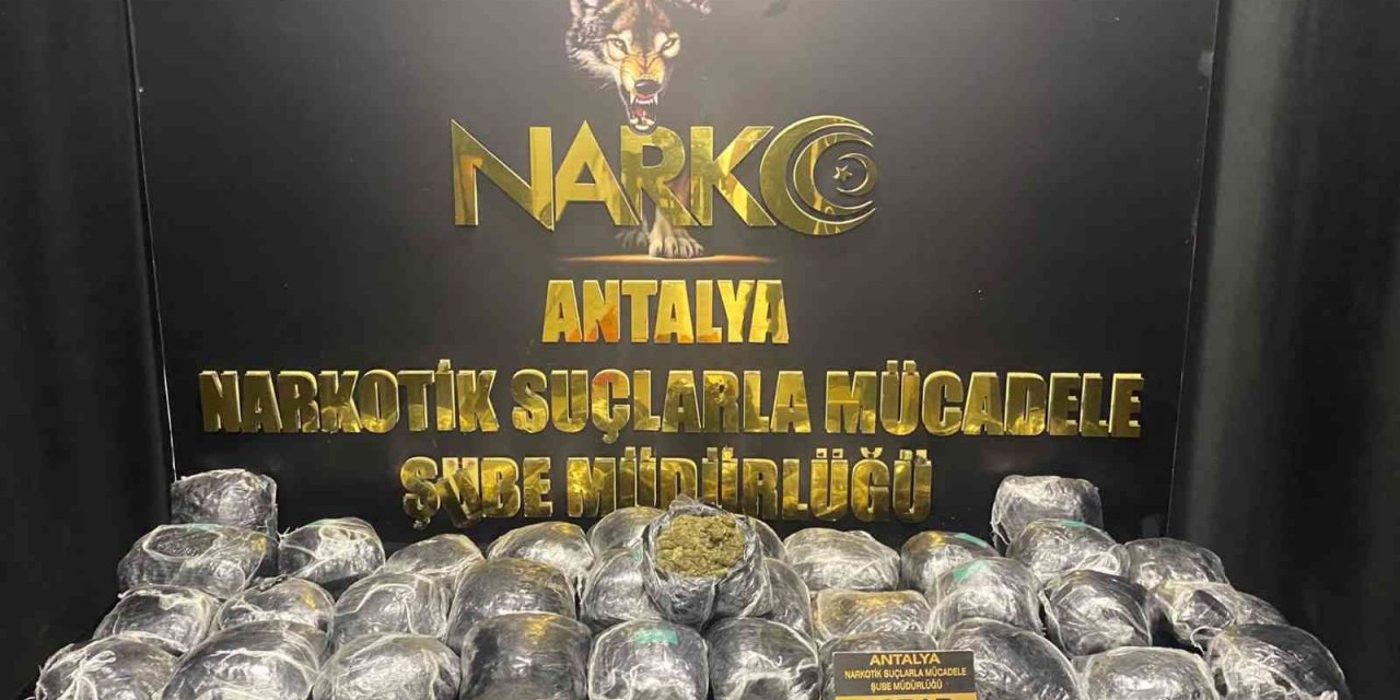 VIP araçla uyuşturucu sevkiyatı polise takıldı