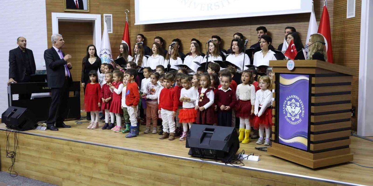 ALKÜ’de öğretmenler günü kutlandı