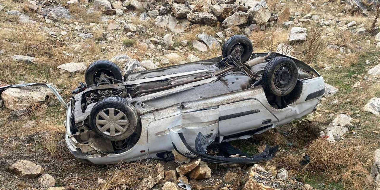 Kontrolden çıkan otomobil takla attı: 2 yaralı