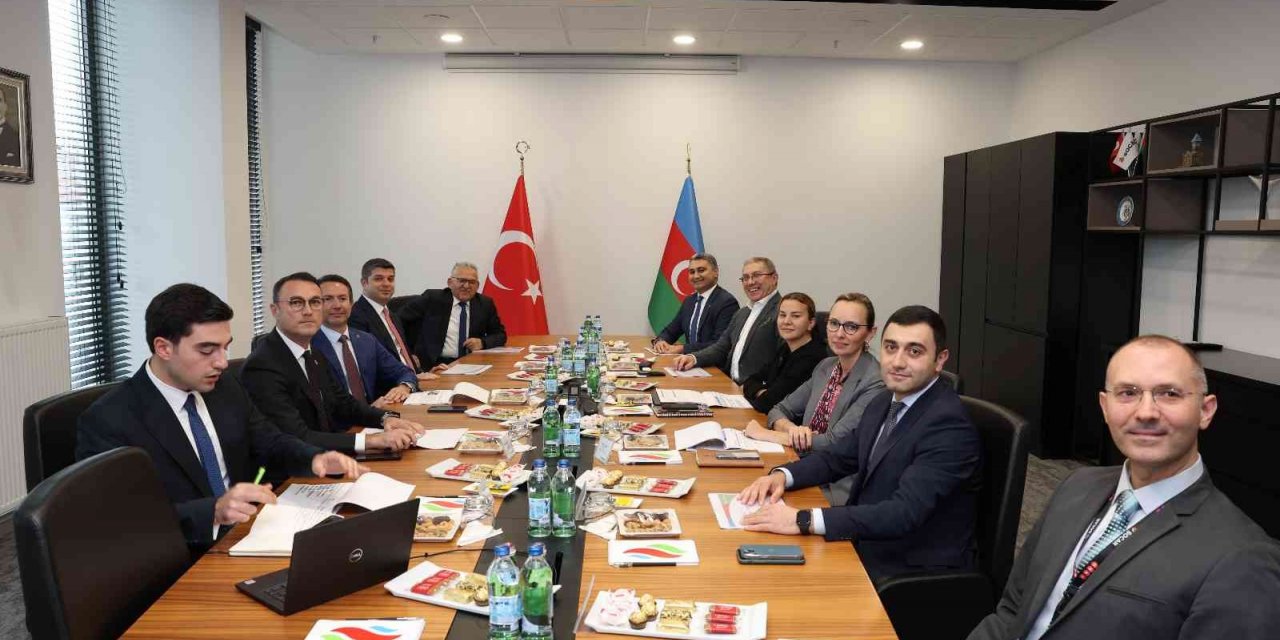 Başkan Büyükkılıç, Kayserigaz Yönetim Kurulu Toplantısı’na katıldı