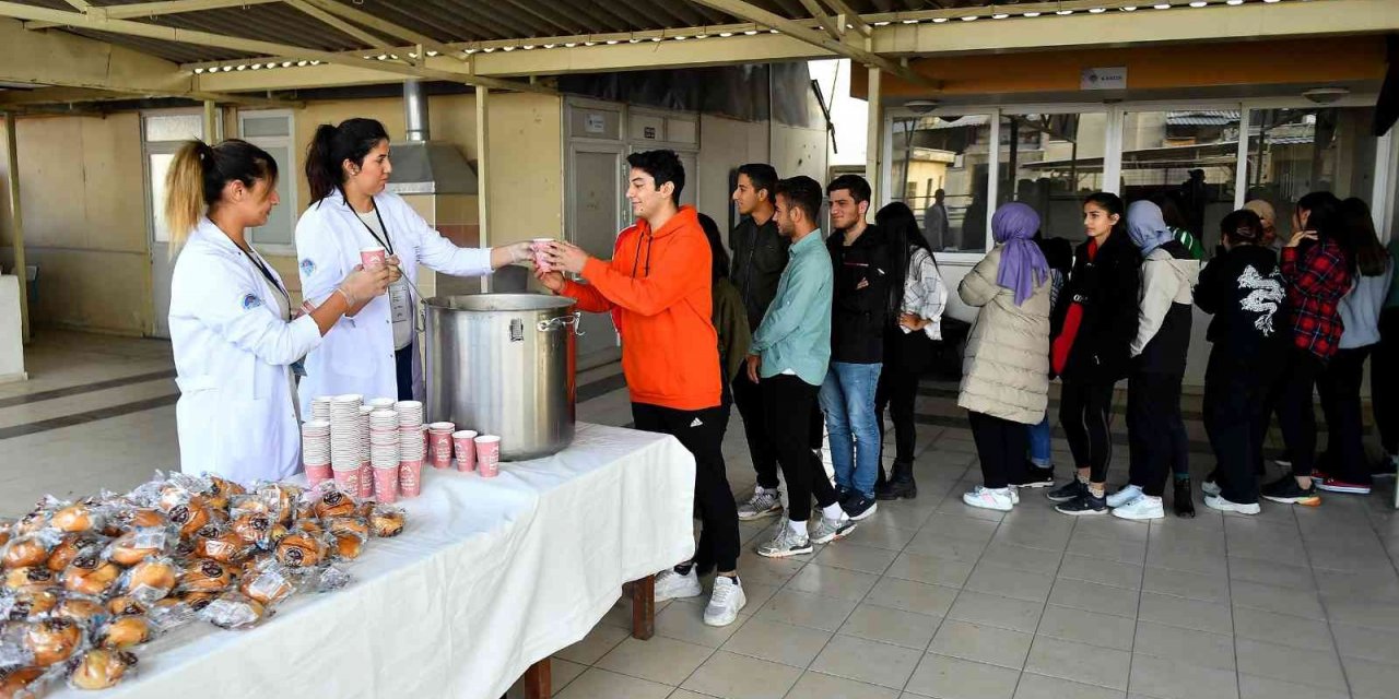 Mersin’de YKS öğrencilirine ’1 ekmek 1 çorba’ hizmeti başladı