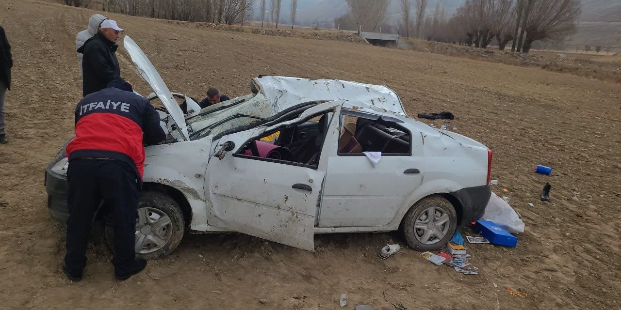 Kayganlaşan yol kazaya neden oldu, 3 kişi yaralandı