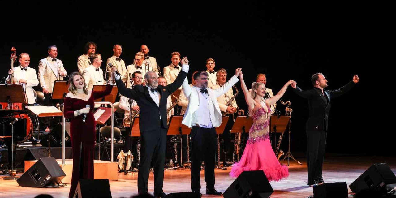 İş Sanat, Frank Sinatra şarkılarını seyirci ile buluşturdu