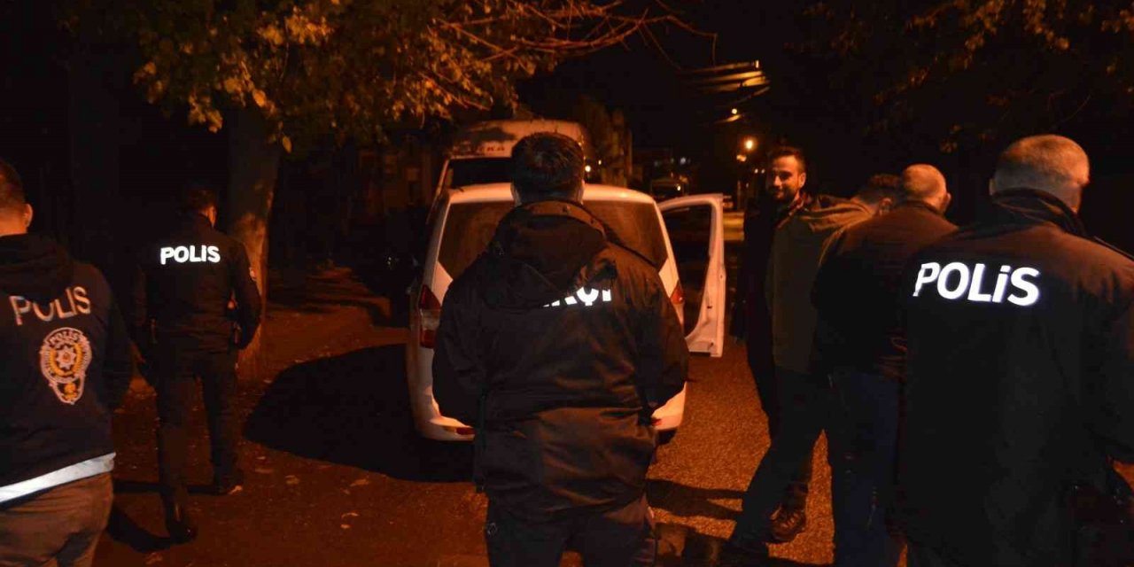 Motosiklet çalmak isteyen şahıslar bekçilere yakalandı